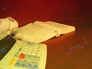 雷军：汽车业务进展超预期预计2024年上半年量产出车